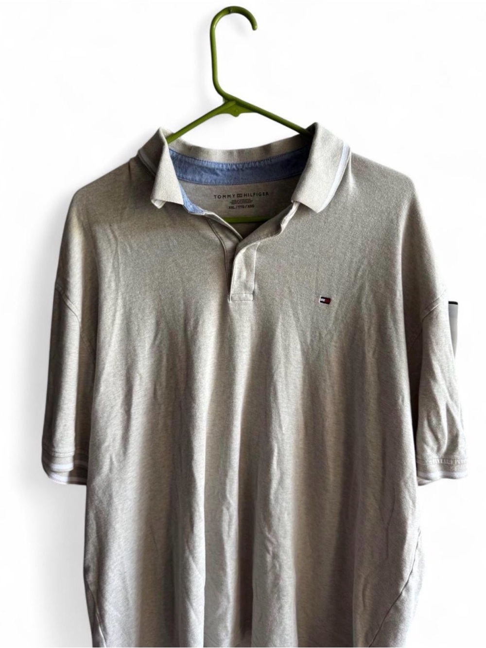 Tommy Hilfiger Men’s Gray Polo Shirt with Subtle Logo